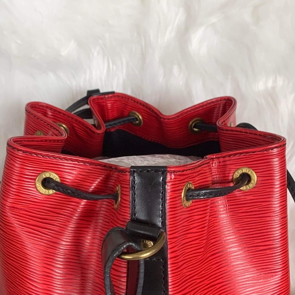 Authentic LOUIS VUITTON NOE RED EPI LEATHER HANDBAG - Picture 8 of 13